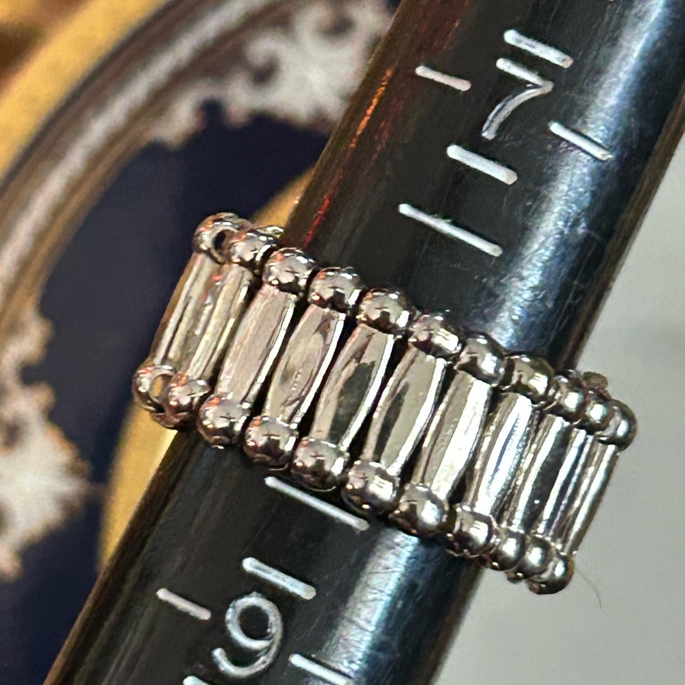 Stretch Flower Ring - image 7